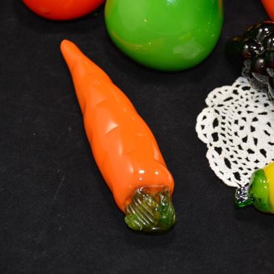 Lot of Vintage Art Glass Fruit & Vegetables