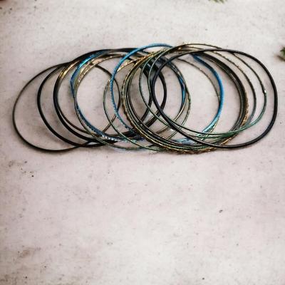 BRACELET LOT