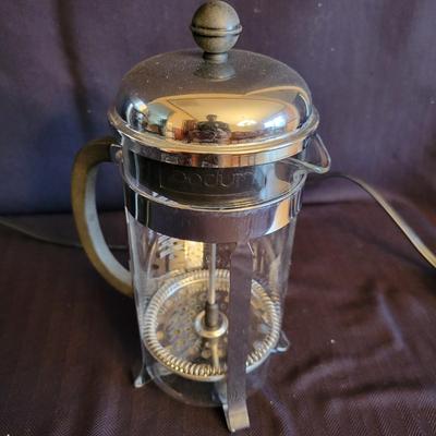 Hamilton Beach Expresso Machine and Two French Presses (K-DW)