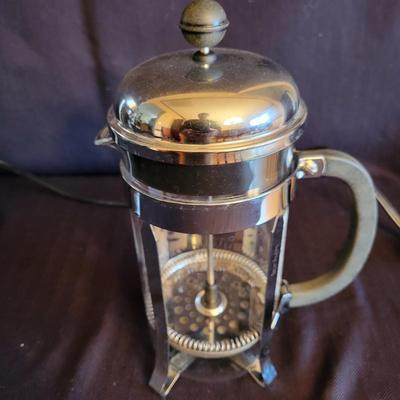Hamilton Beach Expresso Machine and Two French Presses (K-DW)