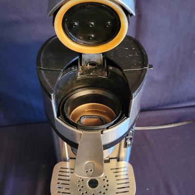 Hamilton Beach Expresso Machine and Two French Presses (K-DW)