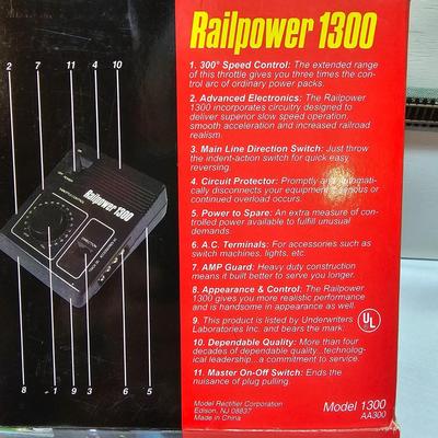 Bachmann N-Scale Christmas Train & Layout Board  (S1-JS)