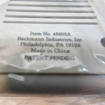 Bachmann N-Scale Christmas Train & Layout Board  (S1-JS)