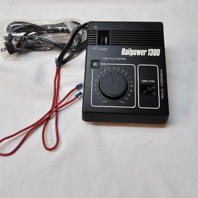 Bachmann N-Scale Christmas Train & Layout Board  (S1-JS)