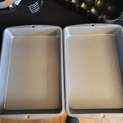 Baking Pans, Mixing Bowls and More (K-DW)