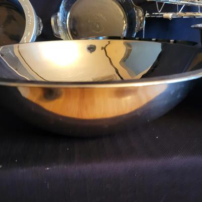 Baking Pans, Mixing Bowls and More (K-DW)