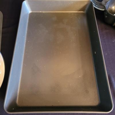 Baking Pans, Mixing Bowls and More (K-DW)