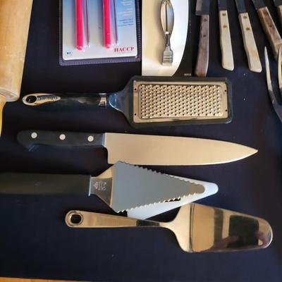 Assorted Kitchen Accessories (K-DW)