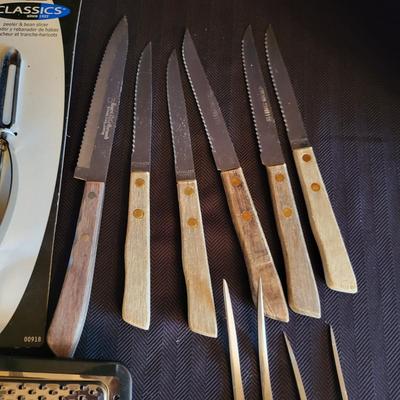 Assorted Kitchen Accessories (K-DW)