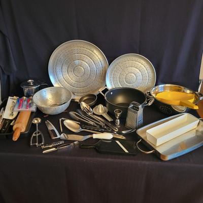 Assorted Kitchen Accessories (K-DW)