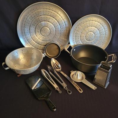 Assorted Kitchen Accessories (K-DW)