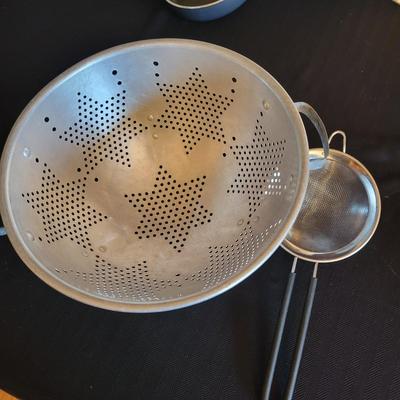 Assorted Kitchen Accessories (K-DW)