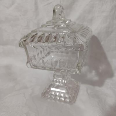 1930s Jeannette  Glass Pedestal Covered Wedding Box/Candy Dish With Lid