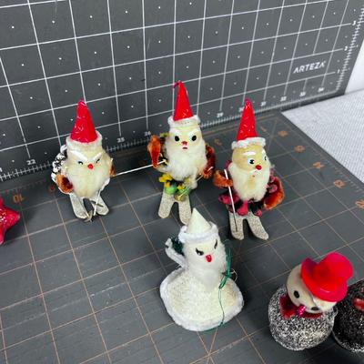 1950's & 60's Christmas DÃ©cor: Santa, Candles, Pinecone, Glitter Snowman.