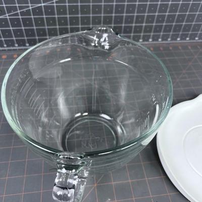 8 CUP Pamper Chef Measuring Cup.