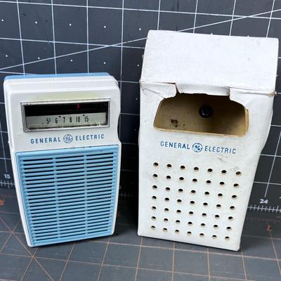 General Electric Transistor Radio White & Blue 