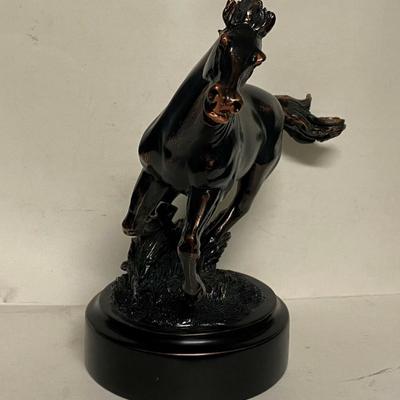  BRONZE EFFECT RUNNING MUSTANG WILD STALLION HORSE ART SCULPTURE