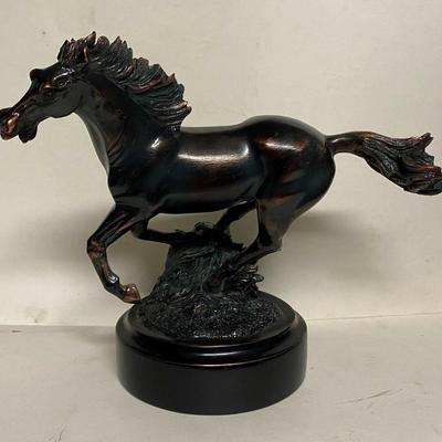  BRONZE EFFECT RUNNING MUSTANG WILD STALLION HORSE ART SCULPTURE