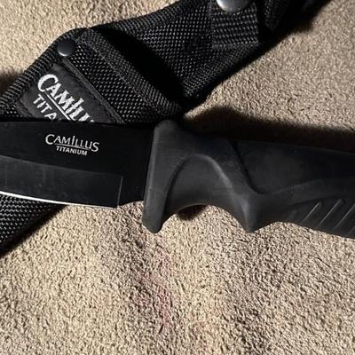  CAMILLUS TITANIUM GUT HOOK HUNTING KNIFE w SHEATH