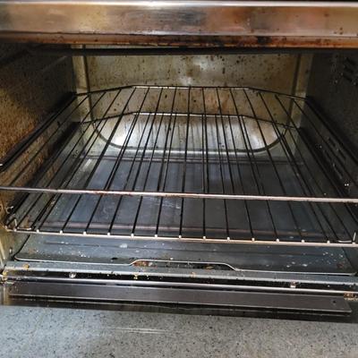 Oster Toaster Oven and a Hamilton Beach Toaster (K-DW)