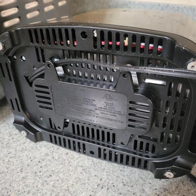 Oster Toaster Oven and a Hamilton Beach Toaster (K-DW)