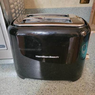 Oster Toaster Oven and a Hamilton Beach Toaster (K-DW)