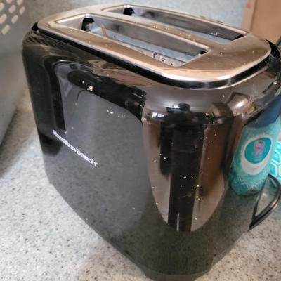 Oster Toaster Oven and a Hamilton Beach Toaster (K-DW)