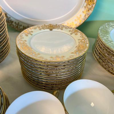Vintage Noritake Dinner Set No. 175 "Christmas Ball"