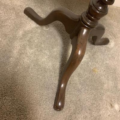 English Provincial Style Spindle Top Table