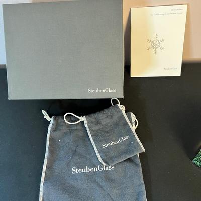 NIB Crystal Steuben Glass Gold Ball, Tee, Stand