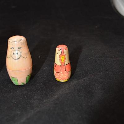 Set of 5 Farmer & Wife Nesting Dolls