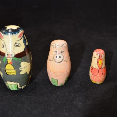 Set of 5 Farmer & Wife Nesting Dolls