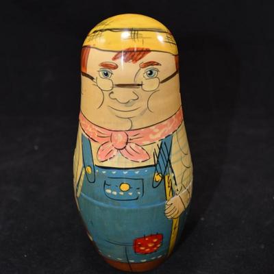Set of 5 Farmer & Wife Nesting Dolls