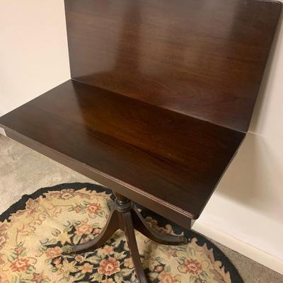 Mahogany Duncan Phyfe Game Table