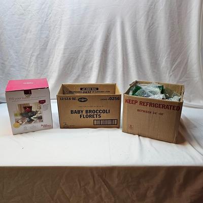 Red & Green Candleholders  (S1-JS)