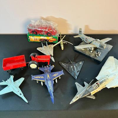 Vintage Metal (+ 2 Plastic) Scale Toy Lot