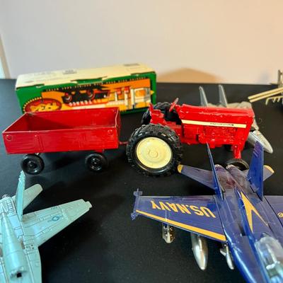 Vintage Metal (+ 2 Plastic) Scale Toy Lot