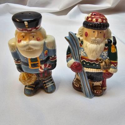 Christmas Cookie Jars & Salt/Pepper Sets (S1-JS)
