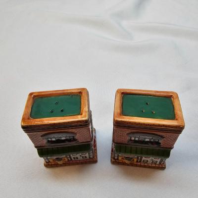 Christmas Cookie Jars & Salt/Pepper Sets (S1-JS)