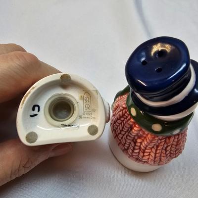 Christmas Cookie Jars & Salt/Pepper Sets (S1-JS)