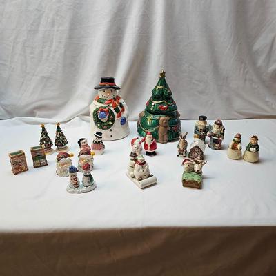 Christmas Cookie Jars & Salt/Pepper Sets (S1-JS)