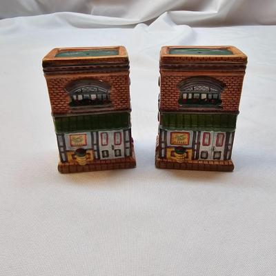 Christmas Cookie Jars & Salt/Pepper Sets (S1-JS)