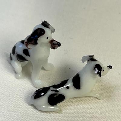 PAIR OF TINY BLOWN GLASS DOG FIGURINES