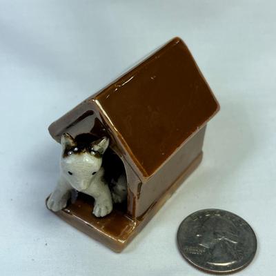 CERAMIC DOG AND DOG HOUSE FIGURES SET