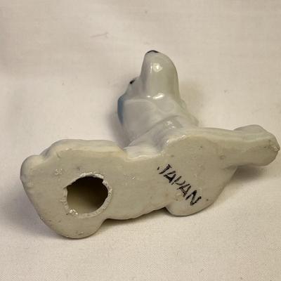 PORCELAIN RECLINING RETRIEVER DOG FIGURINE