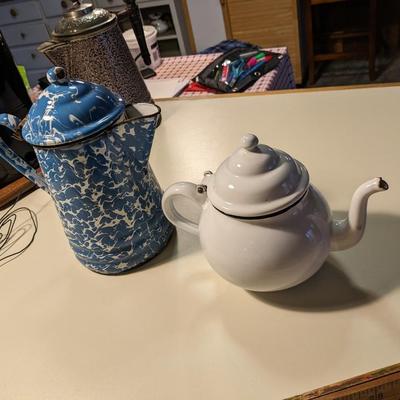 2 Adorable Kettles