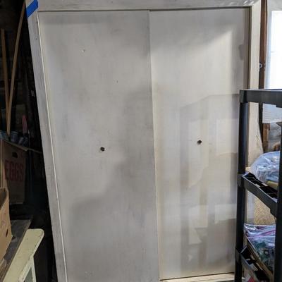 Stable Sliding Door Wardrobe