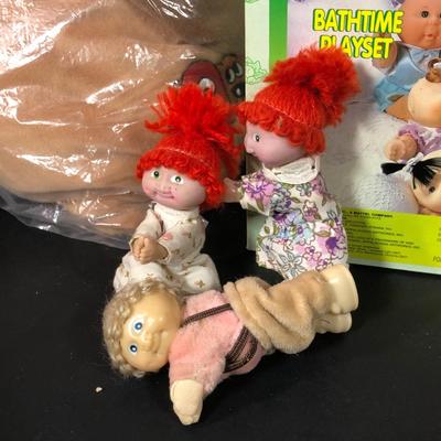 LOT 43L: Packaged Pound Puppy, NIB Cabbage Patch Kids Collectible Bathtime Playset & More
