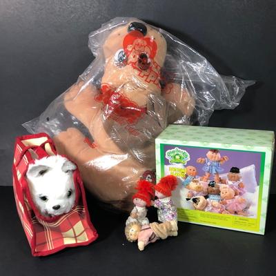 LOT 43L: Packaged Pound Puppy, NIB Cabbage Patch Kids Collectible Bathtime Playset & More