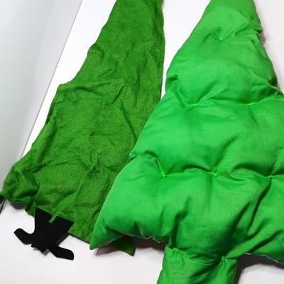 Vintage quilted Christmas tree with felt Santa card holder tree